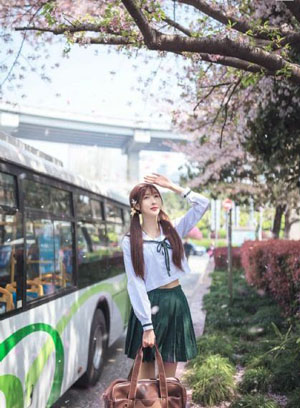 女人久久久女女女人_720高清视频观看