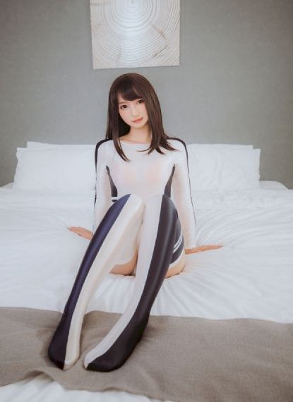 日韩欧美综合在线制服_DVD免费电视剧