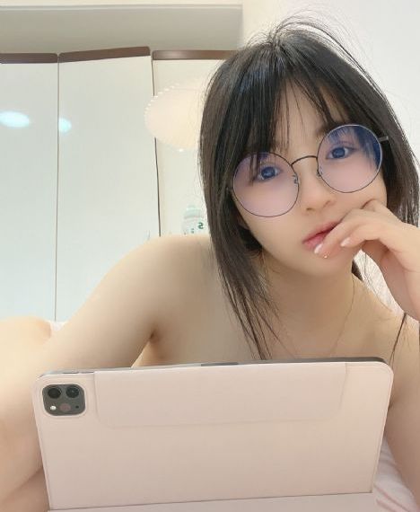 日本aaa精品中文字幕_超清在线播放观看